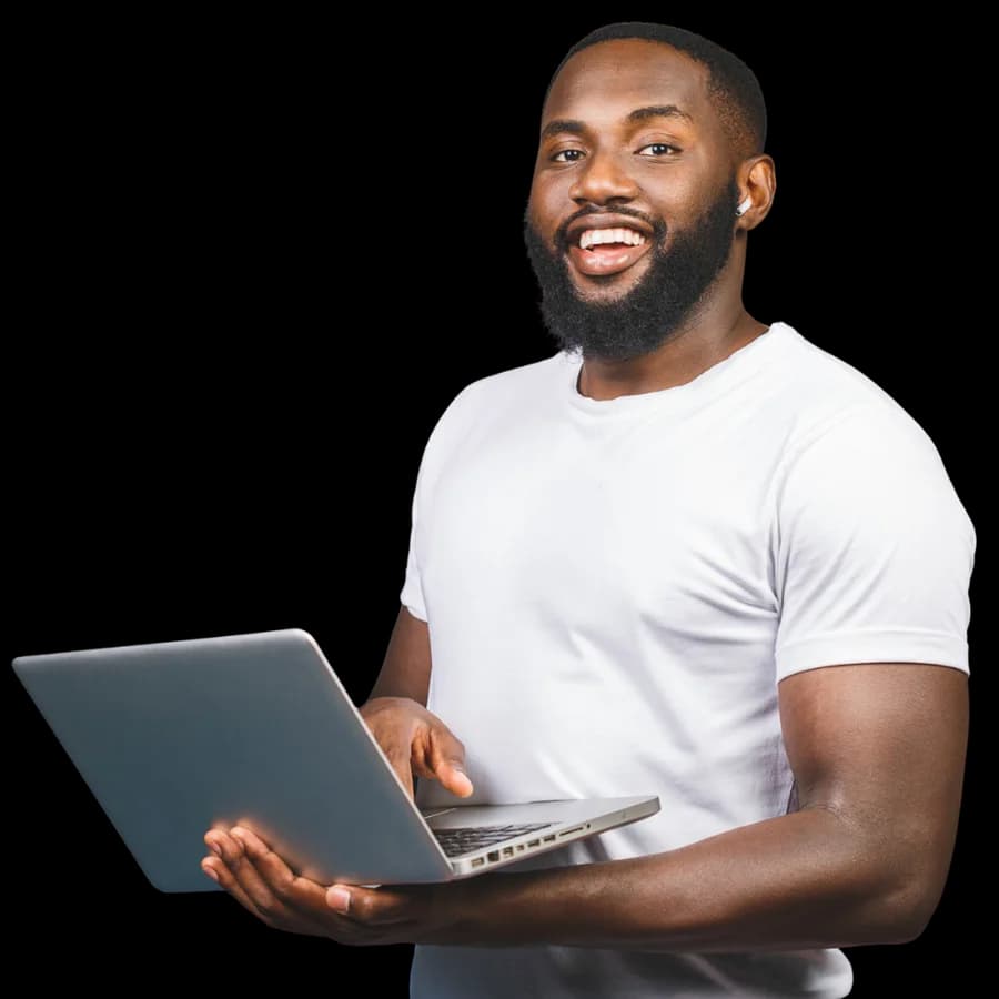 Un entrepreneur satisfait dont le site web créé par l'Agence Moov génère des clients